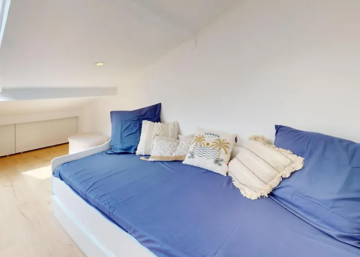 Magnifique Avec Vue Exceptionnelle Sur Le Port , Dernier Etage Terrasse Parking *